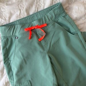 Figs Women Zamora Jogger Scrub Pants Jade Ming green color (XS, petite)